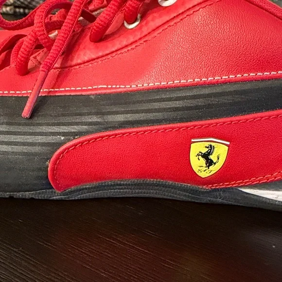 Puma Red and Black Low-Top Ferrari sneakers - Picture 2 of 5